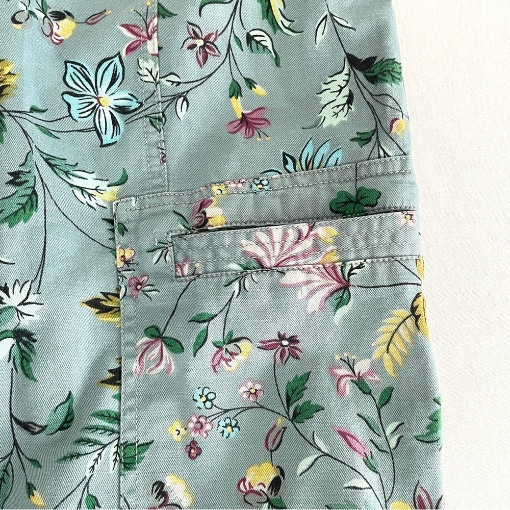 ANTHROPOLOGIE Victoria Floral Cargo Pants with Removable Belt - Picture 8 of 16